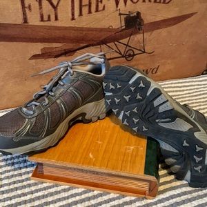 Columbia tech lite running shoe